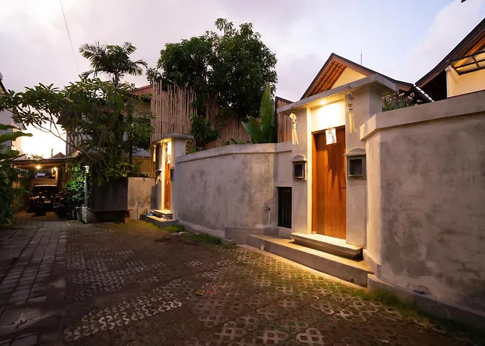 Villa De Awan Kerobokan (Bali)